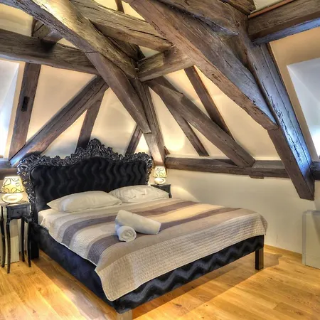 Old Town Boutique Apartment